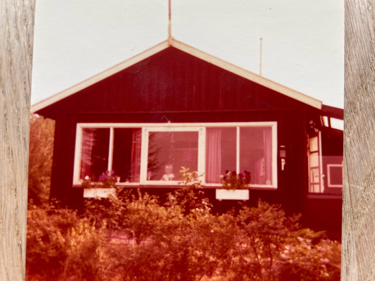 Et billede, der indeholder skilt, bygning, udendørs, stop
Automatisk genereret beskrivelse